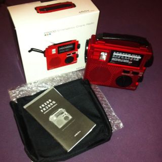 NIB Eton Grundig FR 200 AM/FM Shortwave Portable Crank Emergency 