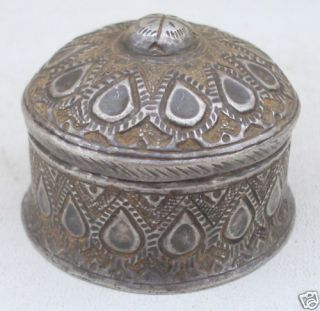 RARE ANCIENT ANTIQUE SOLID OLD SILVER BOX RAJASTHAN INDIA