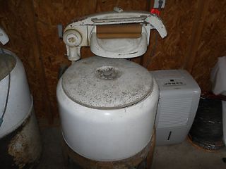 Old Antique Vintage Washing Machine Ringer Wringer Floor Model Tub 