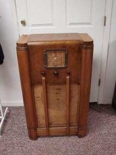 RCA Victor 86K7 Antique Console Tube Radio Deco Honey Brown Wood 