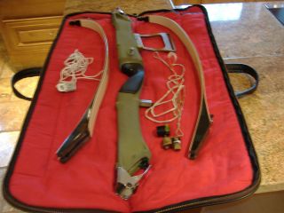 VINTAGE FRED BEAR TAKE DOWN 2 RECURVE BOW CANADA 1953 2 2210