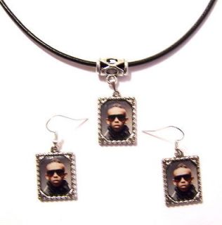     MINDLESS BEHAVIOR   Framed Picture Necklace & Earrings Jewelry Set