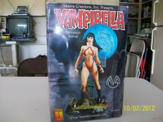 2001 Vampirella Porcelain Statue by Moore Creations #1214 of 5000 