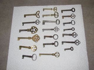 Lot of 20 Antique barrel skeleton keys Box lock drawer cabinet door 18 