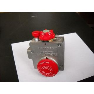   66 283 371/AP8​555W 2 1/2 WATER HEATER NATURAL GAS VALVE CONTROL