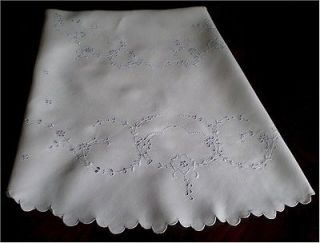   Vintage Madeira Linen Embroidered Whitework Eyelet Tablecloth 52