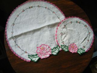Embroidered Dresser Scarf Set 2 Off White Floral Pink Crochet Trim 