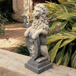   Castle Lion Sculpture STATUE SHIELD ANIMAL DESIGN TOSCANO welsh