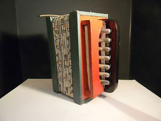 Squeeze Box with Leather Thumb Holders and Levers (2809)