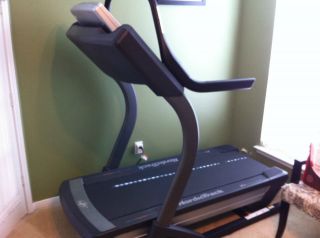 NordicTrack X9i Incline Trainer, New for 2012, has minor cosmetic 