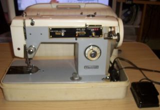 Vintage Fleetwood Deluxe Zig Zag Sewing Machine in Case For Parts or 