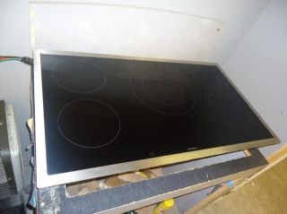 GAGGENAU 36 INDUCTION COOKTOP CI491612 WITH SCRATCHES