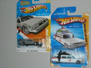 HOT WHEELS LOT/ 2010 GHOSTBUSTERS/ 2011 BACK TO THE FUTURE DELOREAN 