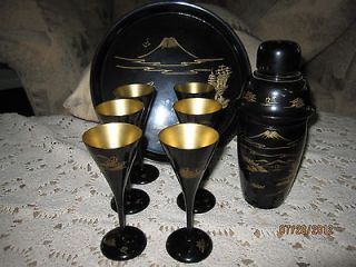   SET OF 6 BLACK AND GOLD   LAQURED SAKE/ MARTINI GLASSES WITH TRAY