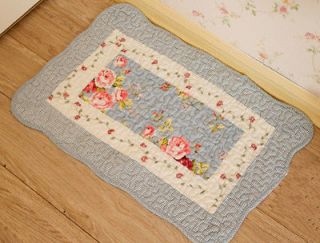 Shabby and Vintage style Blue Flowers Quilted Bath rug/Mat