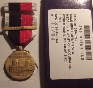 WW II Army of Occupation GI Issue Medal Set in BOX GERMANY or JAPAN 
