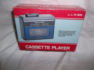 REALISTIC STEREO MATE Pocket size CASSETTE PLAYER 14 1035