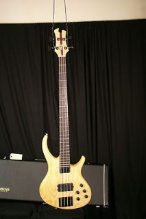 tobias basses in Bass