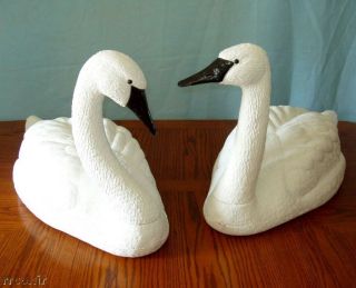 CARRY LITE TUNDRA SWAN DECOYS CONFIDENCE LANDSCAPING POND DECOR PAIR 