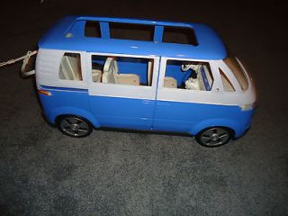 BARBIE HAPPY FAMILY VW BUS BLUE & WHITE 2002