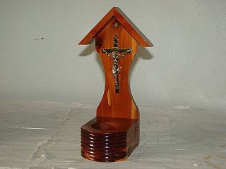 BEAUTIFUL CROSS WITH JESUS ON WOOD HOLDS A CANDLE ALSO WILL HANG ON 