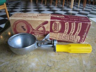 Vintage Antique Scoop Master Ice Cream Scoop w/ Original Box