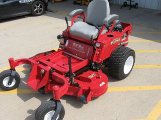   Country Clipper 48 Commercial Zero Turn Mower **below Dealer Cost