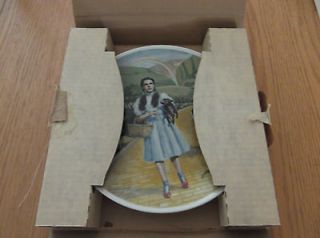 KNOWLES WIZARD OF OZ COLLECTOR PLATE OVER THE RAINBOW
