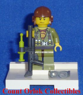 DINO LEGO  HERO PILOT w/RIFLE & TRANQUILIZER Minifigure Minifig 5883 