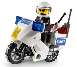 LEGO CITY POLICE MOTORCYCLE 7235   Retired, Sealed & New, Great Gift
