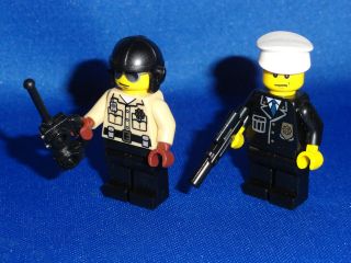 LEGO CITY TRAIN POLICE STATION SWAT TEAM MINIFIGS SHERIFF BLACK GUN 