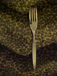 NIOP ONEIDA FROSTFIRE STAINLESS SALAD FORK  DISCONTINUED 2005  6 1/2 