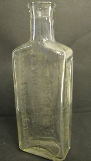 VINTAGE BAKERS FLAVORING EXTRACTS BOTTLE / BAKERS EXTRACT CO / NR