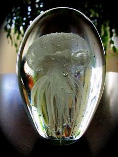 HANDMADE GLASS GLOWING JELLYFISH PAPERWEIGHT GLOW IN THE DA​RK 4.75 