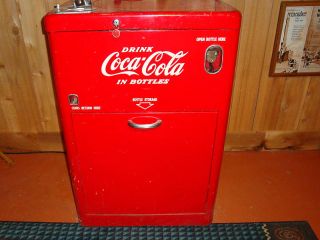   ANTIQUE COCA COLA Soda MACHINE VENDO VERY GOOD Condition & Real Cokes