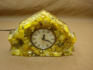   VTG CLOCK YELLOW RESIN with ROCK works good 