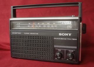 Vintage Sony FM / AM 2 Band Radio TFM   7180W Super Sensitive