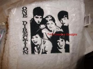 ONE DIRECTION DESIGN EMBROIDERED TOWEL GIFT SET COLLECTORS ITEM 