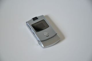   Motorola RAZR V3   Silver Unlocked for AT&T, T Mobile Cellular Phone