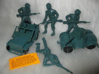 Military Army Cake Decorating Kit Cupcake Picks Cake Toppers Figures