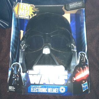 Star Wars Power of the Force Darth Vader Removable Helmet Lighsaber 