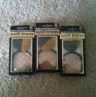 Mary Kate & Ashley Sunlit Bronze Illuminating Bronzer with Brush 