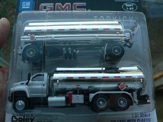 Boley HO #185 301866 2003 GMC Topkick 3 Axle Tanker w/2 Axle Tank 