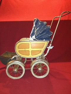 vintage baby carriage in Baby Carriages & Buggies