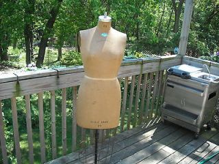 VINTAGE CAVANAUGH DRESS FORM PABMENBERG. GREAT CONDISION, NY. NY. WIRE 