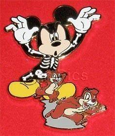   COSTUME CHASING CHIP & DALE BOO TO YOU LE HALLOWEEN Disney Pin