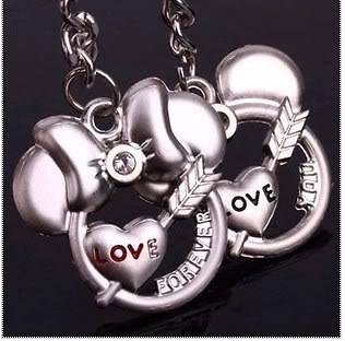 wedding gifts hollow out arrow heart mickey & minnie Key ring Key 