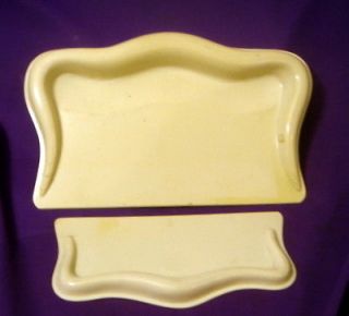   Vintage Plastic Silent Butler or Crumb Scoop in Excellent Condition