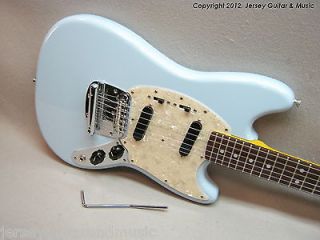 Fender Classic Series 65 Mustang Electric Guitar, Daphne Blue