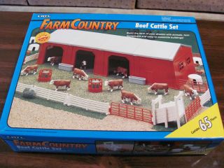 Ertl Farm Country Beef Cattle Set 65 Pieces New in Original Box